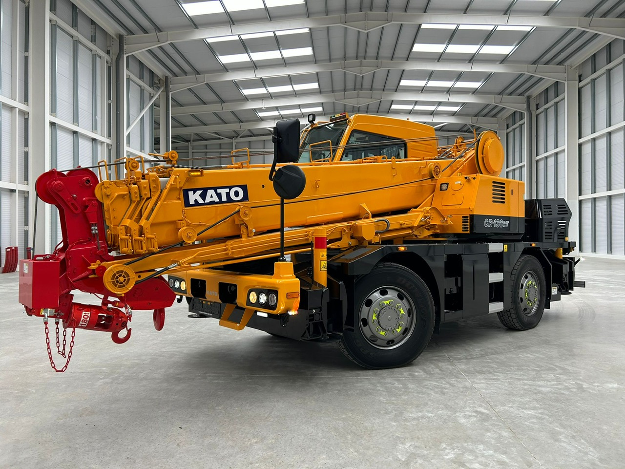 KATO CR-130Rv - 13 Ton City Crane with Joystick Control - Autódaru: 5 kép. KATO CR-130Rv - 13 Ton City Crane with Joystick Control - Autódaru: 5 kép.