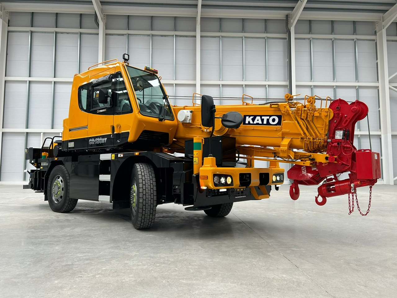 KATO CR-130Rv - 13 Ton City Crane with Joystick Control - Autódaru: 1 kép. KATO CR-130Rv - 13 Ton City Crane with Joystick Control - Autódaru: 1 kép.