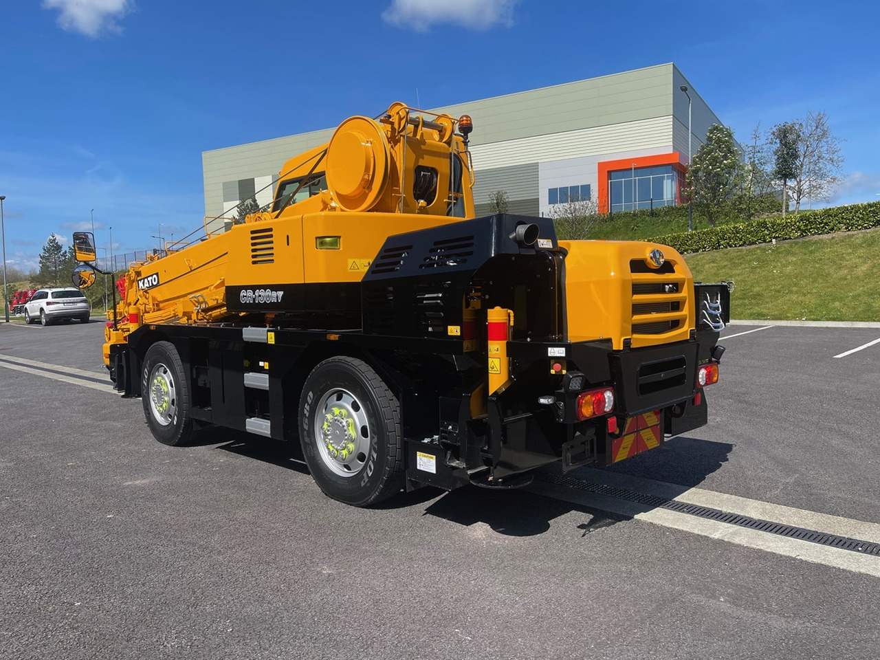 KATO CR-130Rv - 13 Ton Crane - Joystick Control & Stage V Engine - Autódaru: 3 kép. KATO CR-130Rv - 13 Ton Crane - Joystick Control & Stage V Engine - Autódaru: 3 kép.