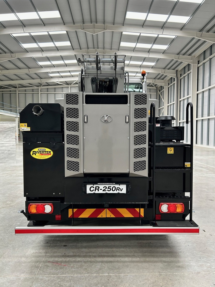 KATO CR-250Rv , 25 Ton City Crane with Only 1,991 hours - Autódaru: 5 kép. KATO CR-250Rv , 25 Ton City Crane with Only 1,991 hours - Autódaru: 5 kép.