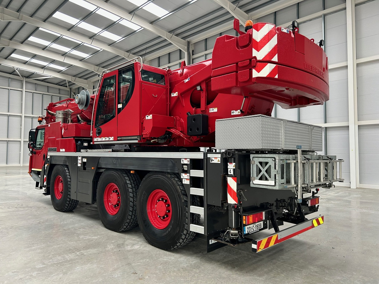 LIEBHERR LTM1060-3.1 - Daru: 5 kép. LIEBHERR LTM1060-3.1 - Daru: 5 kép.