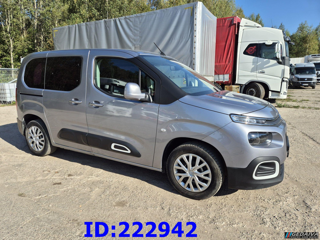 CITROEN Berlingo - Autó: 4 kép. CITROEN Berlingo - Autó: 4 kép.