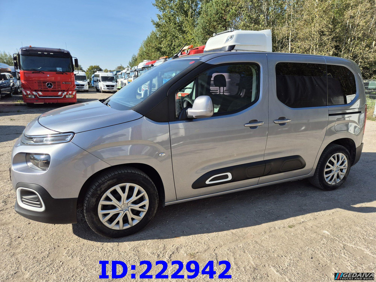 CITROEN Berlingo - Kisbusz: 1 kép. CITROEN Berlingo - Kisbusz: 1 kép.