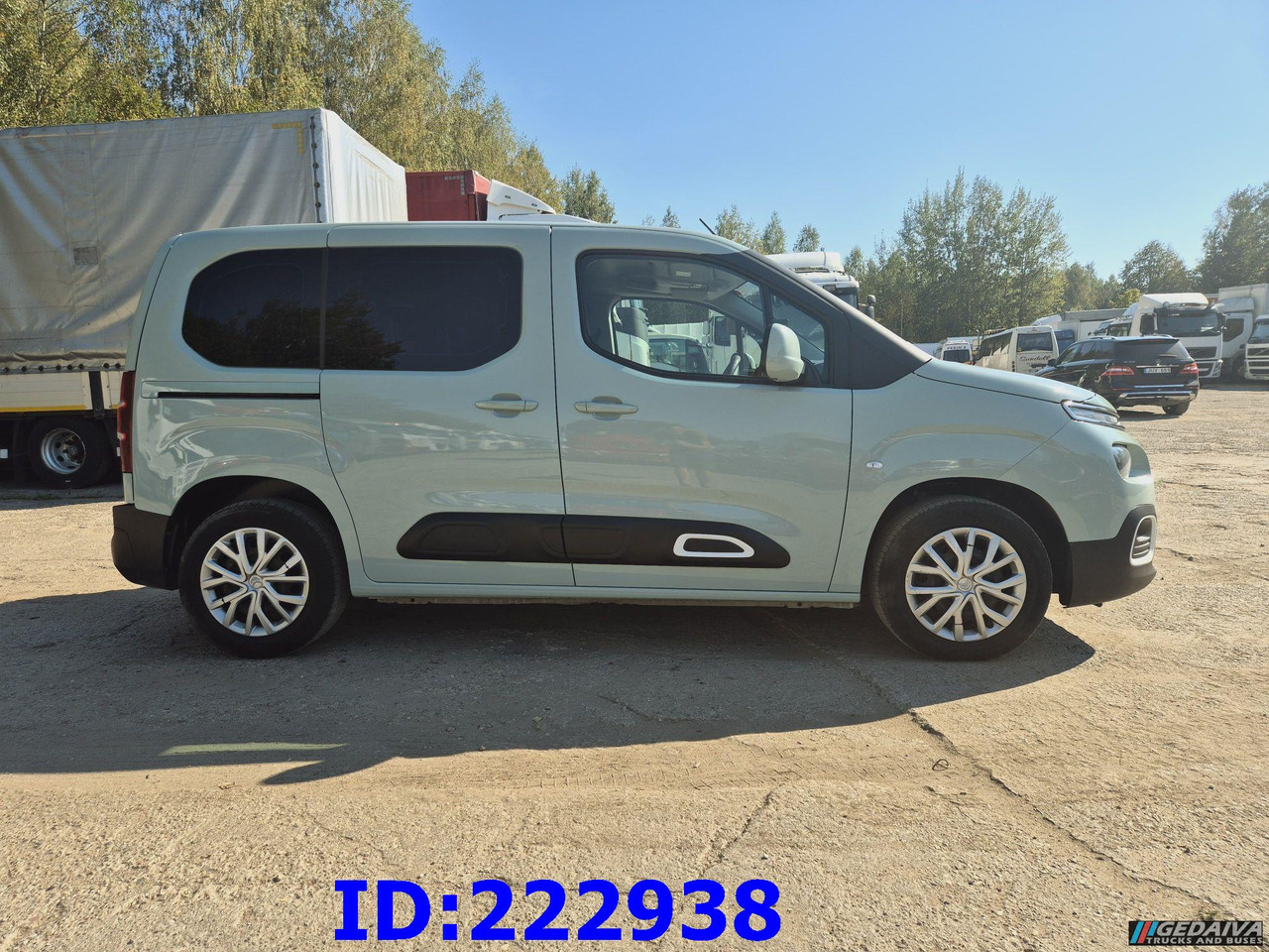 CITROEN Berlingo - Autó: 5 kép. CITROEN Berlingo - Autó: 5 kép.