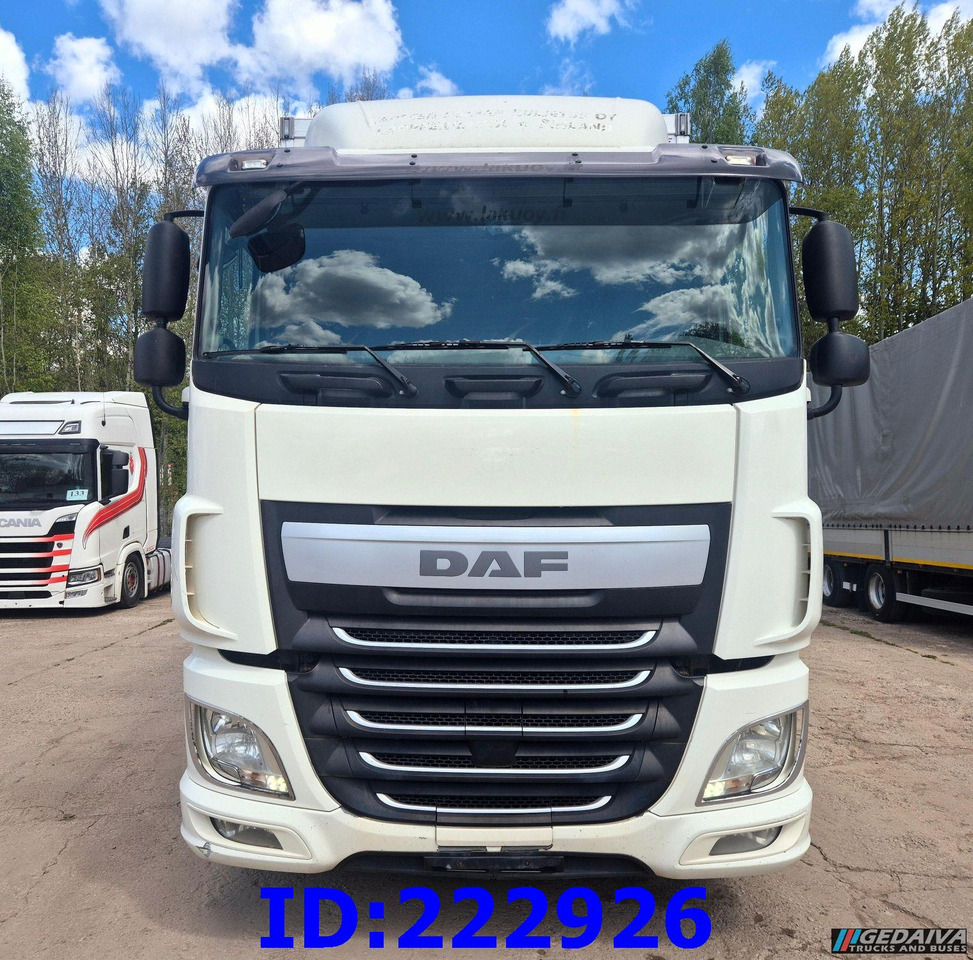 DAF XF 106 440 FAR 6x2 Euro6 - Hőszigetelt teherautó: 2 kép. DAF XF 106 440 FAR 6x2 Euro6 - Hőszigetelt teherautó: 2 kép.