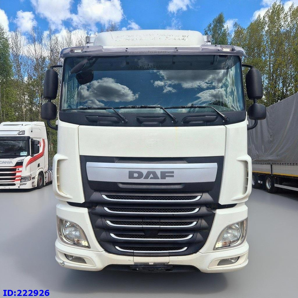 DAF XF 106 440 FAR 6x2 Euro6 - Hőszigetelt teherautó: 2 kép. DAF XF 106 440 FAR 6x2 Euro6 - Hőszigetelt teherautó: 2 kép.
