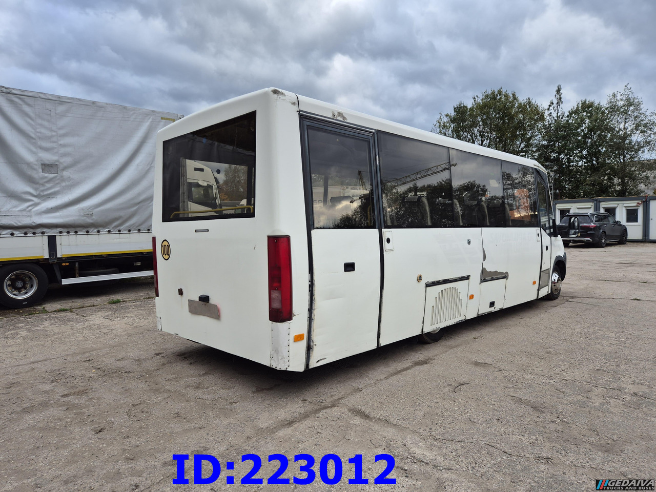 IVECO Daily 50C18 - 23-seater - Távolsági busz: 5 kép. IVECO Daily 50C18 - 23-seater - Távolsági busz: 5 kép.