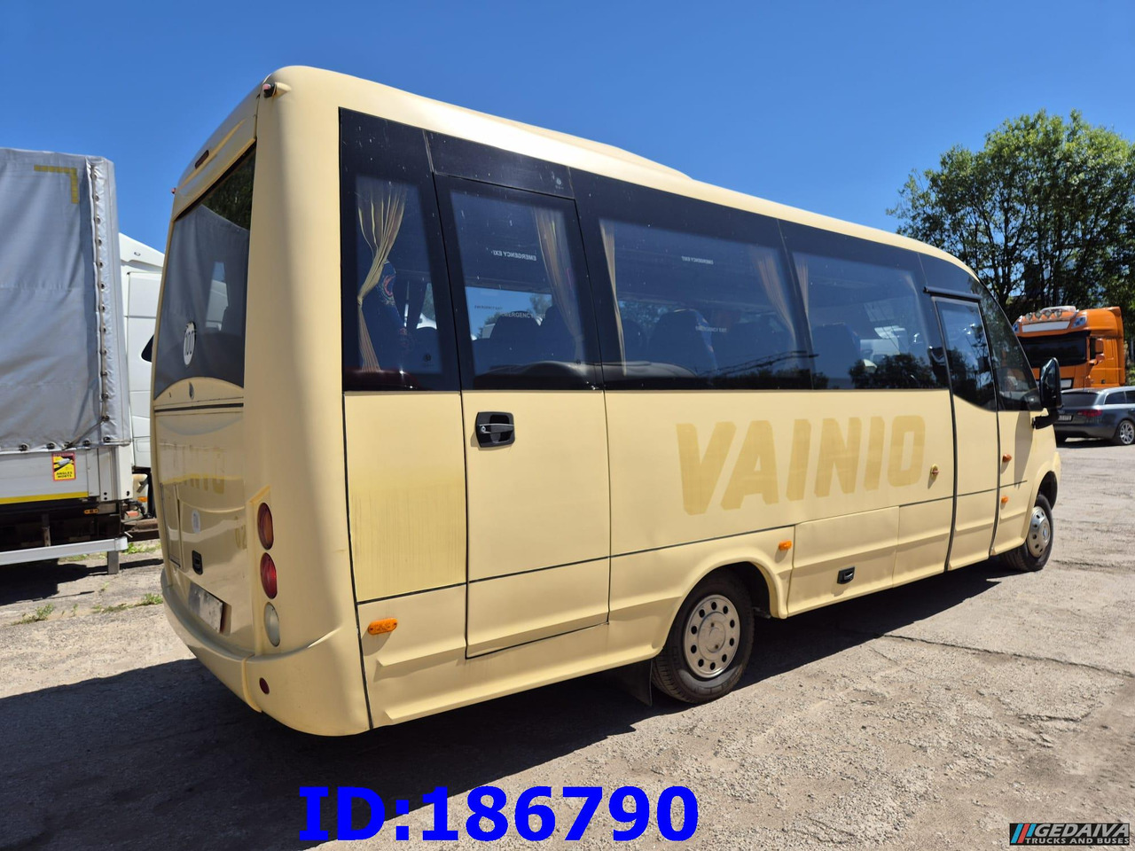 IVECO Wing Daily Tourys 25-seater - Távolsági busz: 5 kép. IVECO Wing Daily Tourys 25-seater - Távolsági busz: 5 kép.