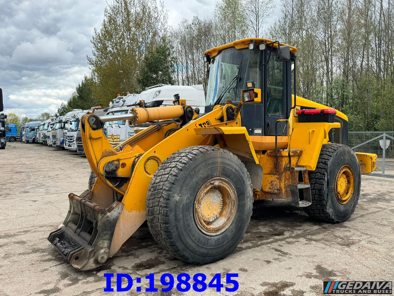 JCB 456 ZX 4x4 / 330 - Gumikerekes homlokrakodó: 2 kép. JCB 456 ZX 4x4 / 330 - Gumikerekes homlokrakodó: 2 kép.