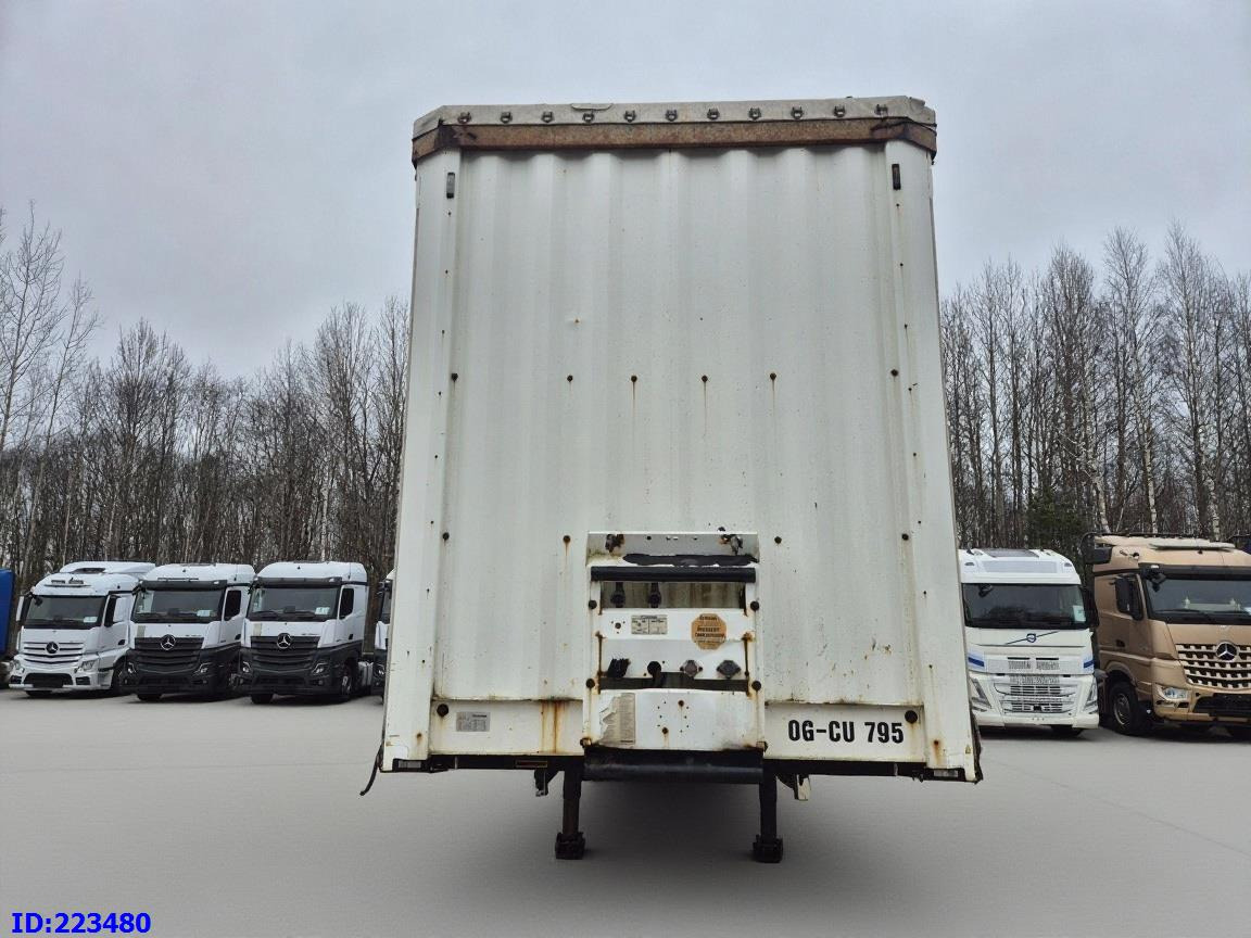 KRONE SDP 27 - Ponyvás félpótkocsi: 2 kép. KRONE SDP 27 - Ponyvás félpótkocsi: 2 kép.