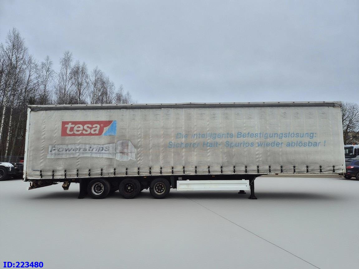 KRONE SDP 27 - Ponyvás félpótkocsi: 5 kép. KRONE SDP 27 - Ponyvás félpótkocsi: 5 kép.