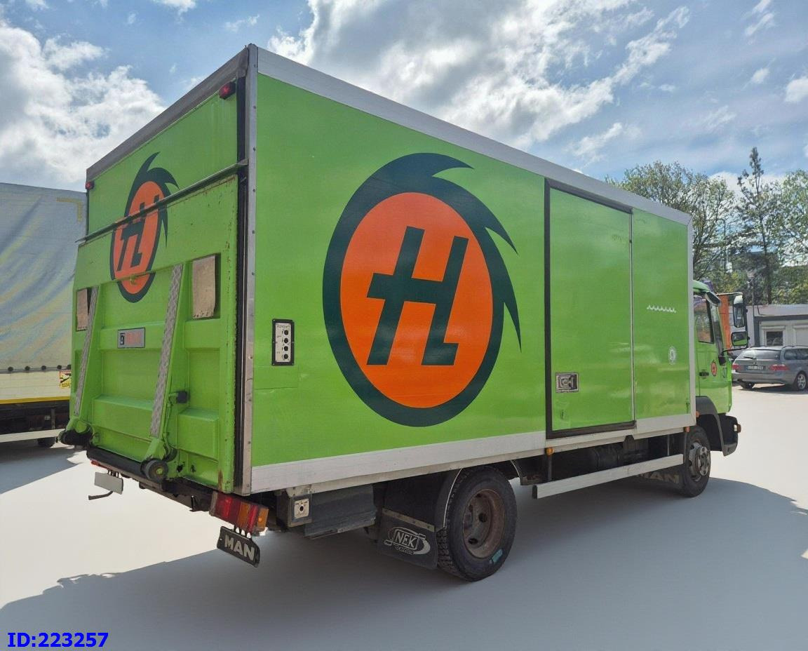 MAN LE 8.150 Manual 139tkm ONLY - Dobozos felépítményű teherautó: 5 kép. MAN LE 8.150 Manual 139tkm ONLY - Dobozos felépítményű teherautó: 5 kép.