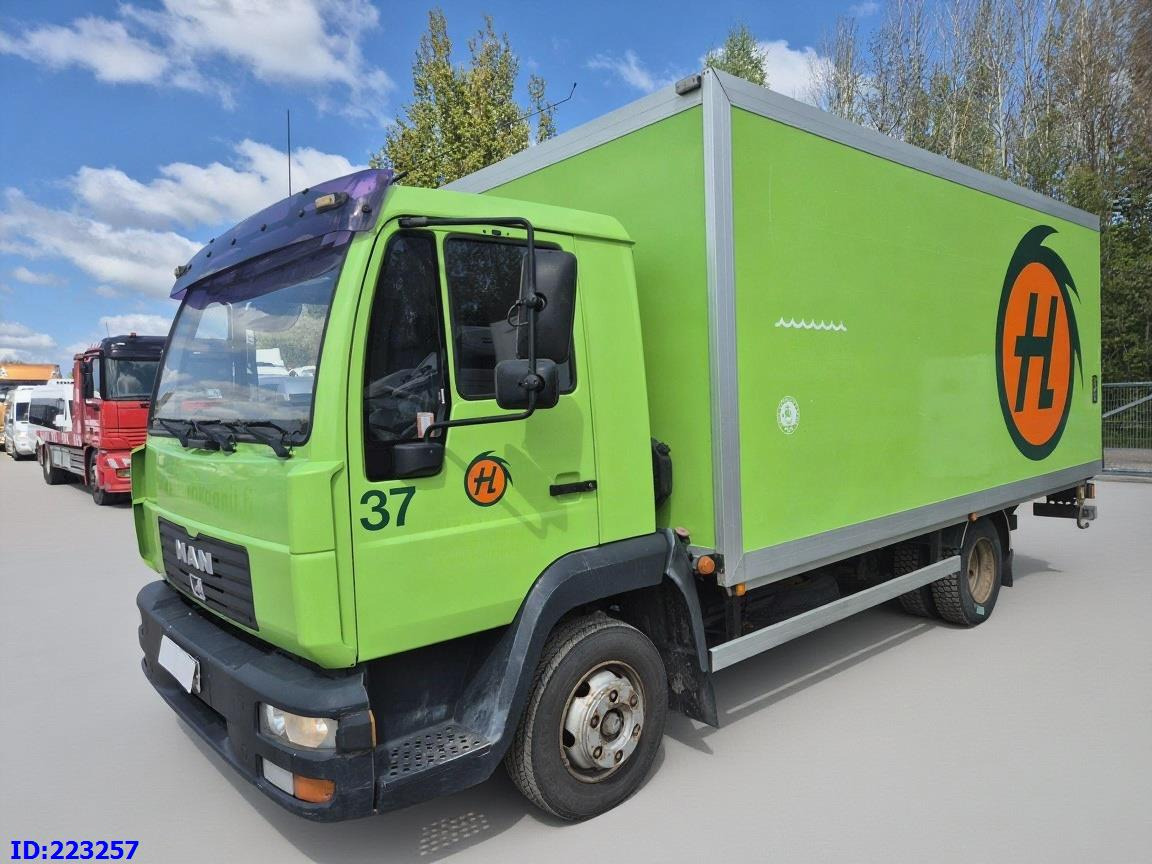 MAN LE 8.150 Manual 139tkm ONLY - Dobozos felépítményű teherautó: 1 kép. MAN LE 8.150 Manual 139tkm ONLY - Dobozos felépítményű teherautó: 1 kép.