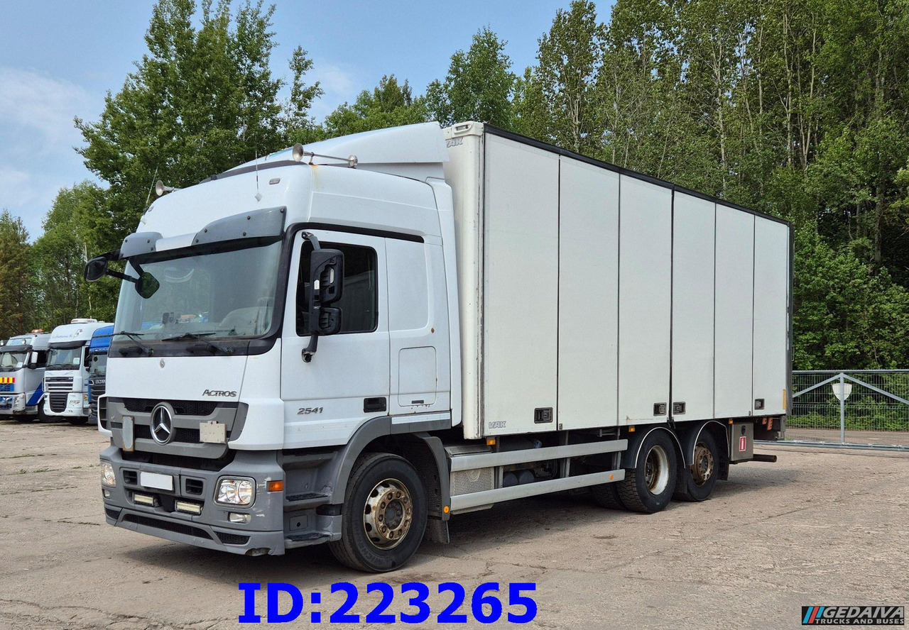 MERCEDES-BENZ Actros 2541 6x2 Retarder Open side box - Hőszigetelt teherautó: 1 kép. MERCEDES-BENZ Actros 2541 6x2 Retarder Open side box - Hőszigetelt teherautó: 1 kép.
