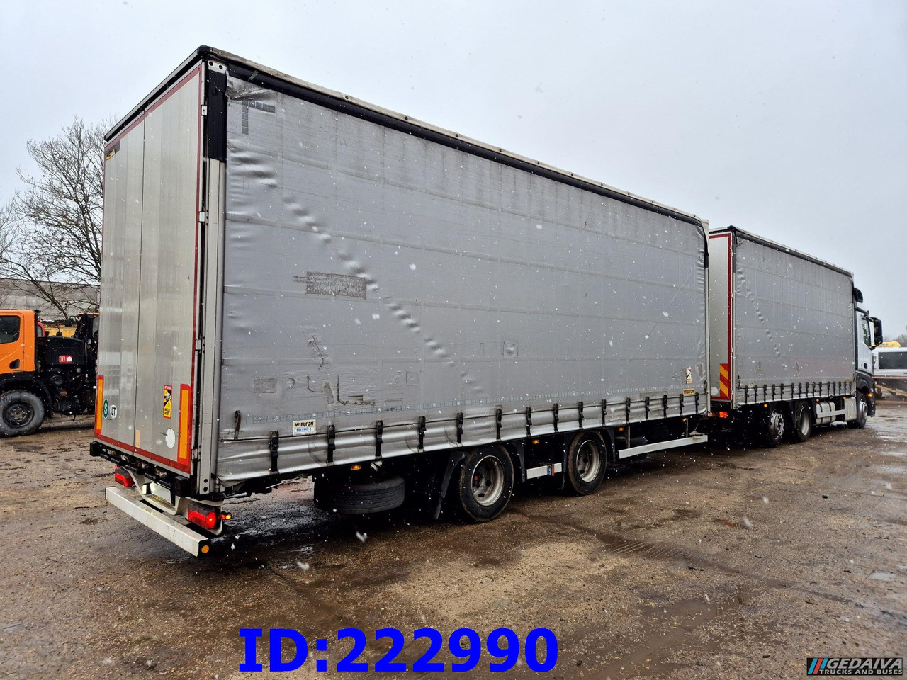 MERCEDES-BENZ Actros 2542 6x2 Euro6 + Wielton trailer - Ponyvás teherautó: 5 kép. MERCEDES-BENZ Actros 2542 6x2 Euro6 + Wielton trailer - Ponyvás teherautó: 5 kép.