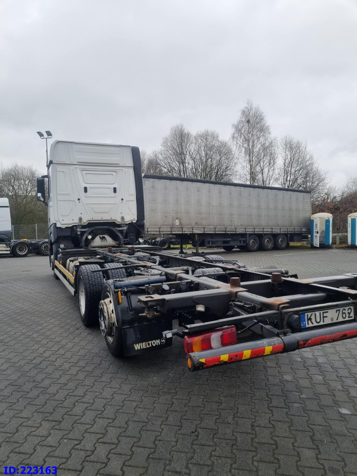 MERCEDES-BENZ Actros 2542 BDF 6x2 Euro6 - Alvaz teherautó: 4 kép. MERCEDES-BENZ Actros 2542 BDF 6x2 Euro6 - Alvaz teherautó: 4 kép.