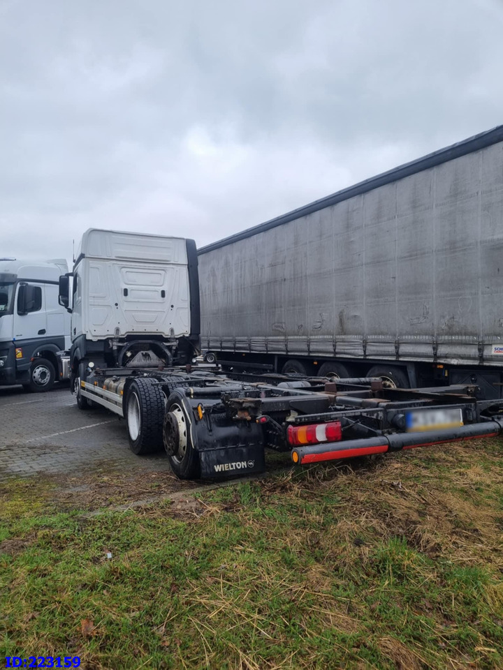 MERCEDES-BENZ Actros 2542 BDF 6x2 Euro6 - Alvaz teherautó: 4 kép. MERCEDES-BENZ Actros 2542 BDF 6x2 Euro6 - Alvaz teherautó: 4 kép.