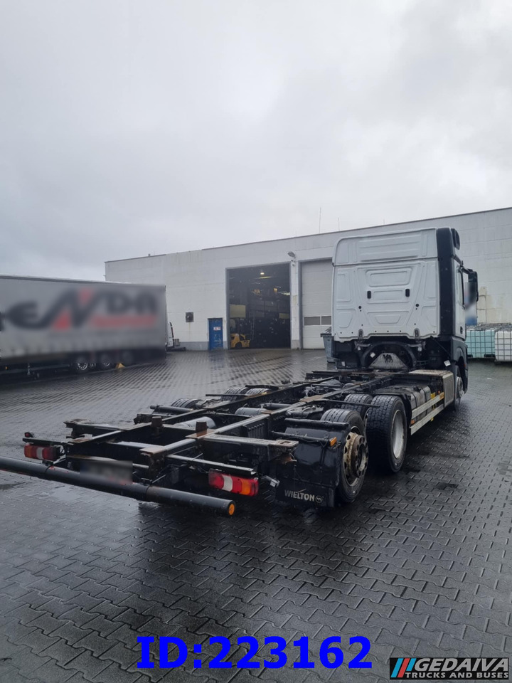 MERCEDES-BENZ Actros 2542 BDF 6x2 Euro6 - Alvaz teherautó: 4 kép. MERCEDES-BENZ Actros 2542 BDF 6x2 Euro6 - Alvaz teherautó: 4 kép.