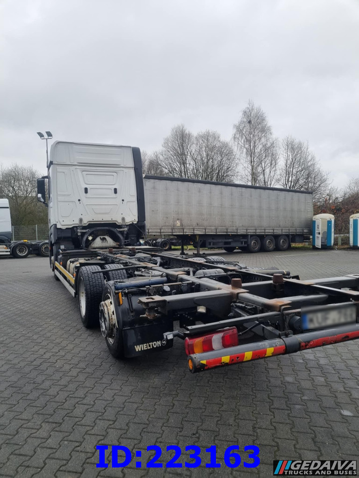 MERCEDES-BENZ Actros 2542 BDF 6x2 Euro6 - Alvaz teherautó: 4 kép. MERCEDES-BENZ Actros 2542 BDF 6x2 Euro6 - Alvaz teherautó: 4 kép.