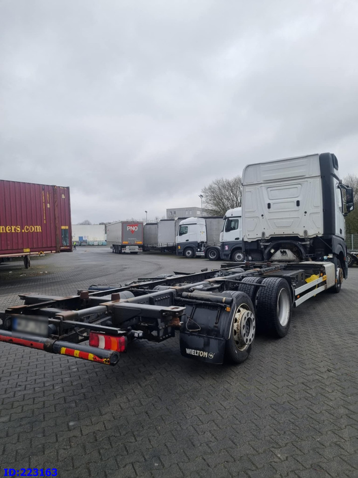 MERCEDES-BENZ Actros 2542 BDF 6x2 Euro6 - Alvaz teherautó: 5 kép. MERCEDES-BENZ Actros 2542 BDF 6x2 Euro6 - Alvaz teherautó: 5 kép.