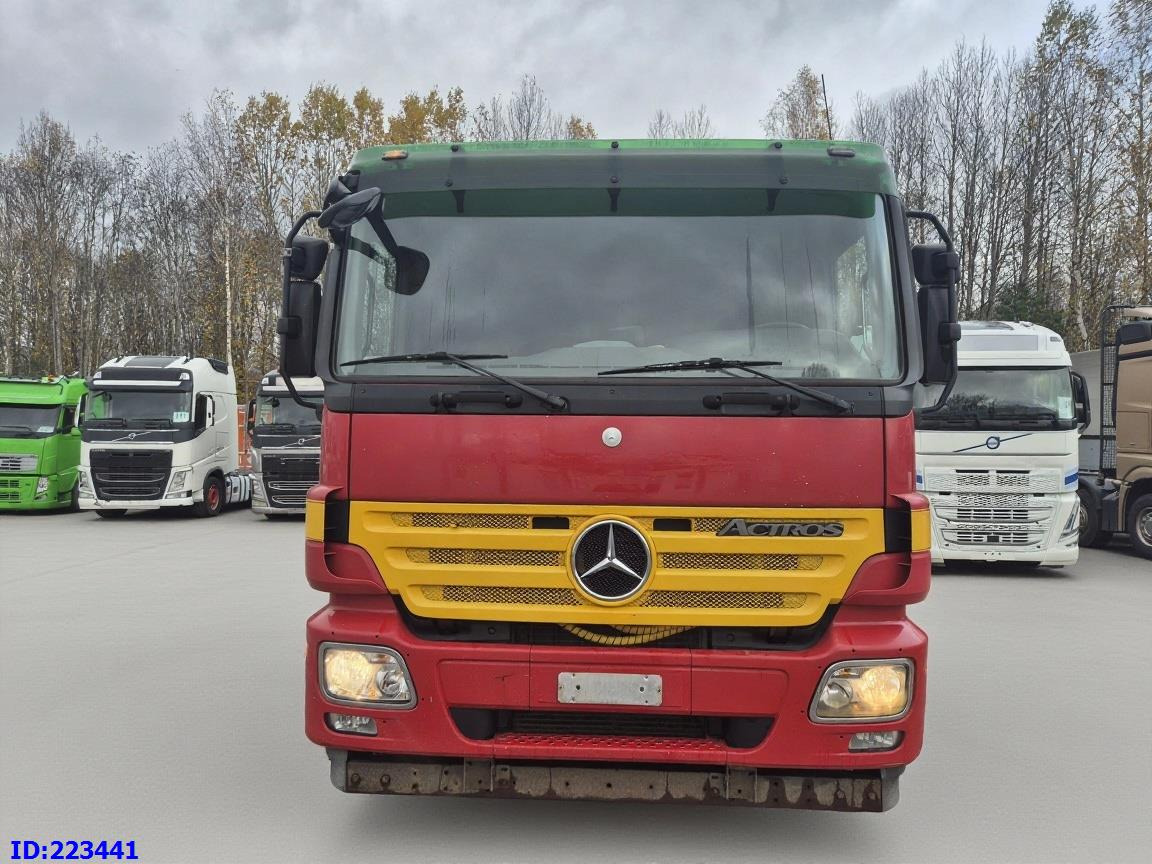 MERCEDES-BENZ Actros 2636 6X4 (3pedals) - Alvaz teherautó: 2 kép. MERCEDES-BENZ Actros 2636 6X4 (3pedals) - Alvaz teherautó: 2 kép.