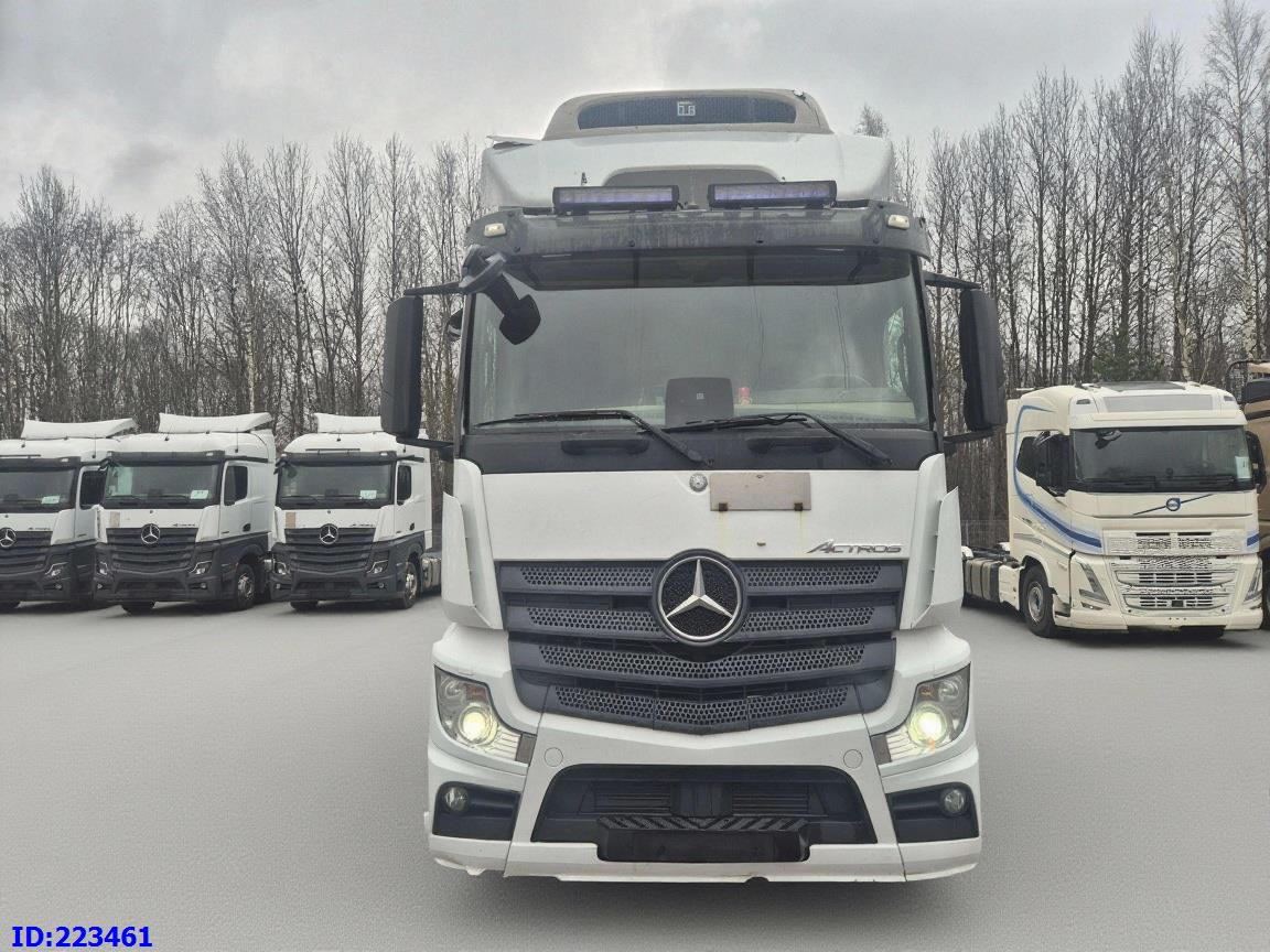 MERCEDES-BENZ Actros 2653 Thermoking 10 wheel - Hűtős teherautó: 2 kép. MERCEDES-BENZ Actros 2653 Thermoking 10 wheel - Hűtős teherautó: 2 kép.