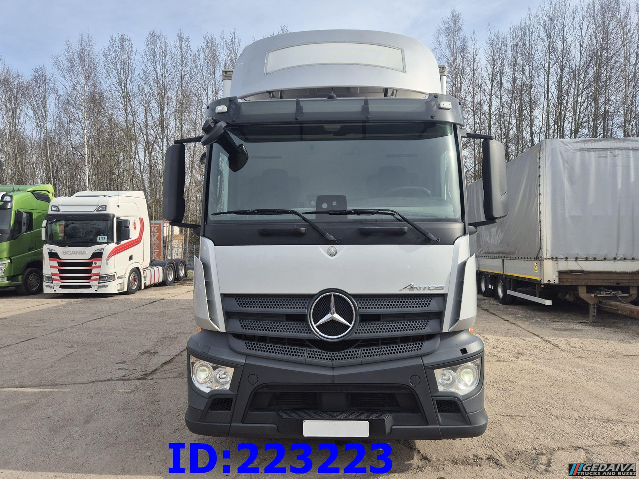 MERCEDES-BENZ Antos 1830 FRC Euro6 - Hűtős teherautó: 2 kép. MERCEDES-BENZ Antos 1830 FRC Euro6 - Hűtős teherautó: 2 kép.