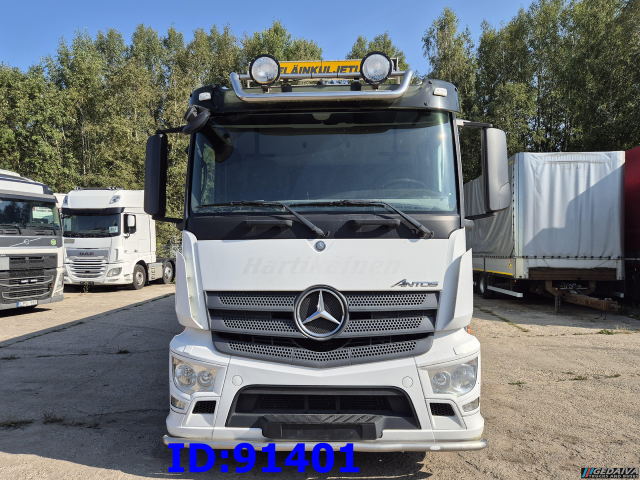MERCEDES-BENZ Antos 2532 - 6x2 - Euro 6 - Animal transport - Állatszállító teherautó: 2 kép. MERCEDES-BENZ Antos 2532 - 6x2 - Euro 6 - Animal transport - Állatszállító teherautó: 2 kép.