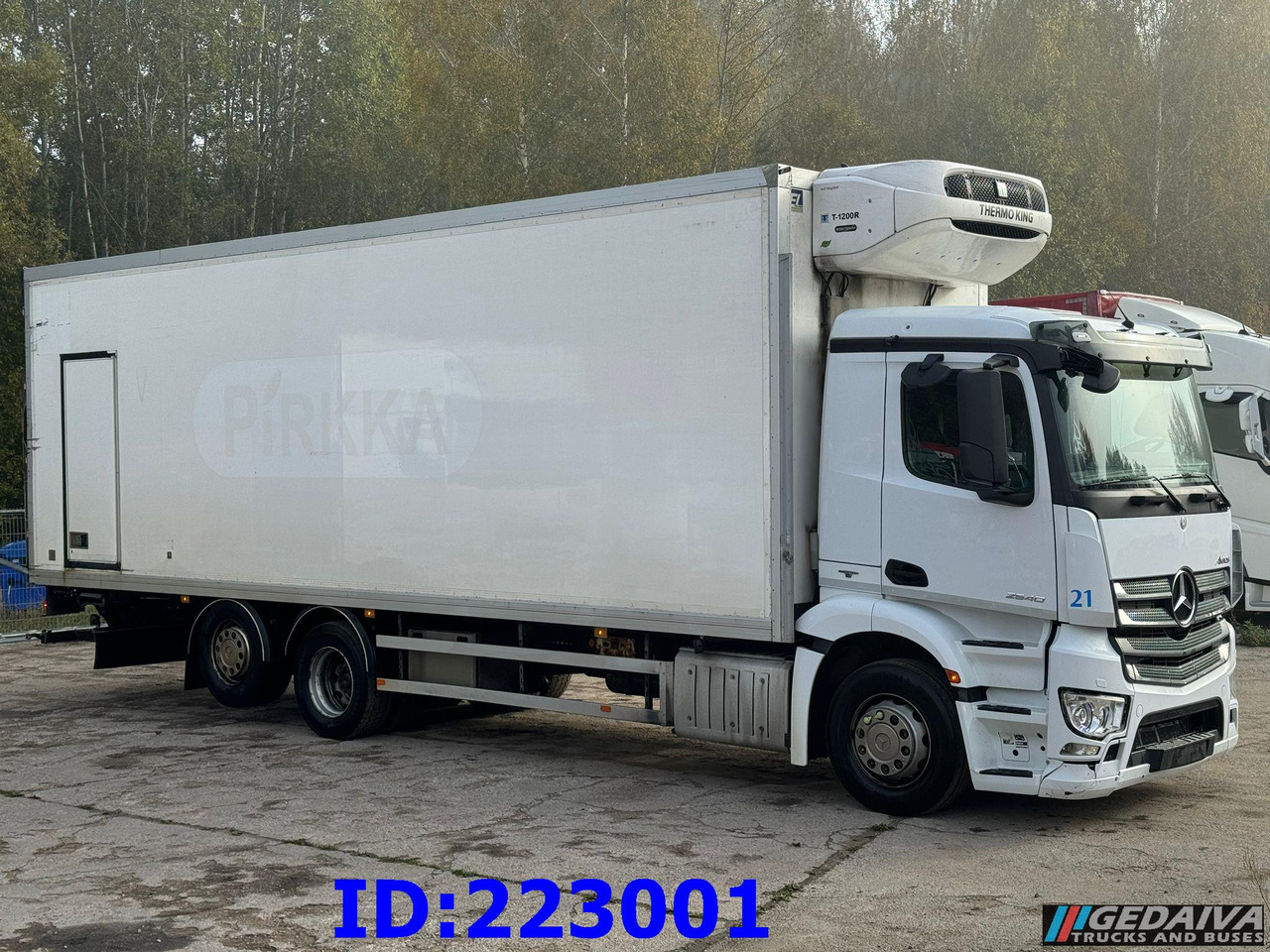 MERCEDES-BENZ Antos 2540 6x2 Euro6 - Hűtős teherautó: 2 kép. MERCEDES-BENZ Antos 2540 6x2 Euro6 - Hűtős teherautó: 2 kép.