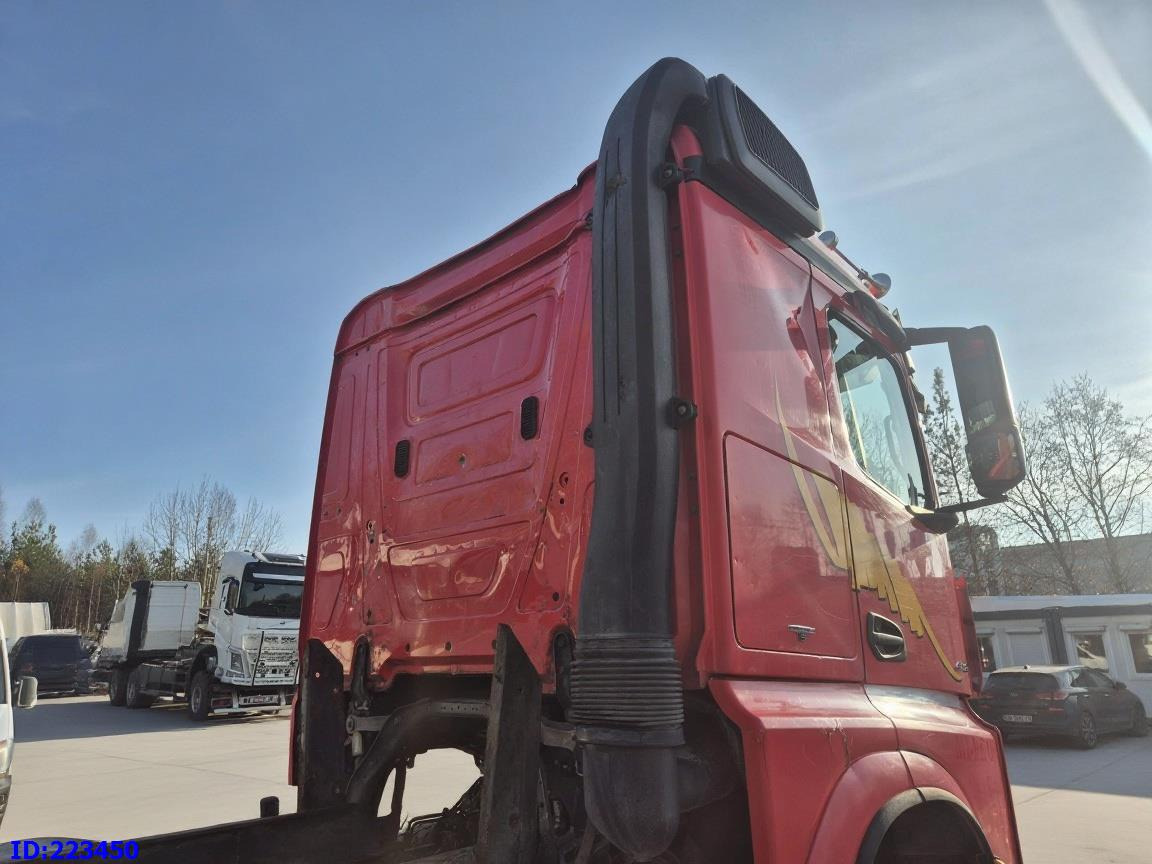 MERCEDES-BENZ Arocs 4163 8x4 FULL STEEL (Engine defect) - Alvaz teherautó: 5 kép. MERCEDES-BENZ Arocs 4163 8x4 FULL STEEL (Engine defect) - Alvaz teherautó: 5 kép.