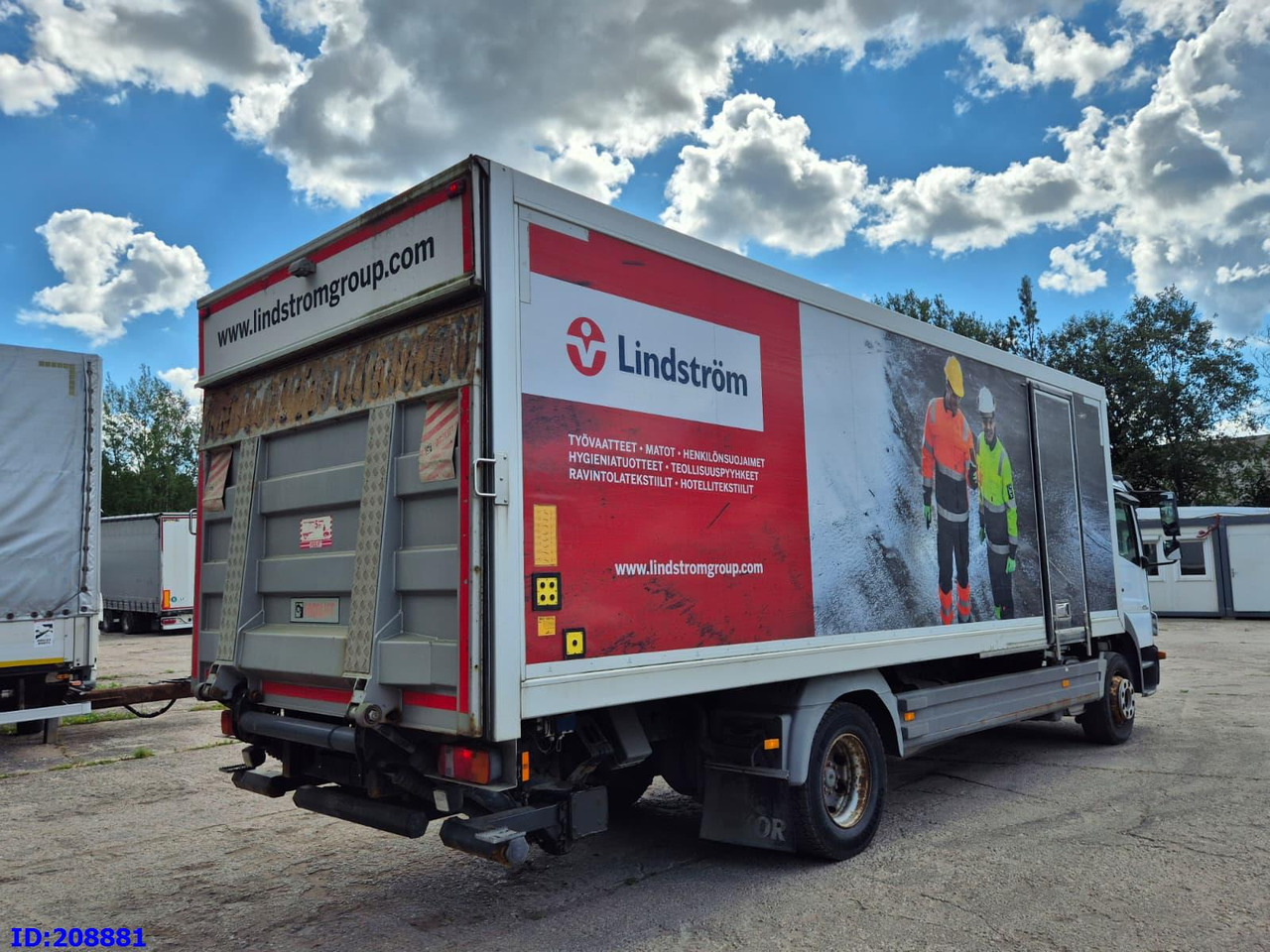 MERCEDES-BENZ Atego 1224 - Dobozos felépítményű teherautó: 5 kép. MERCEDES-BENZ Atego 1224 - Dobozos felépítményű teherautó: 5 kép.