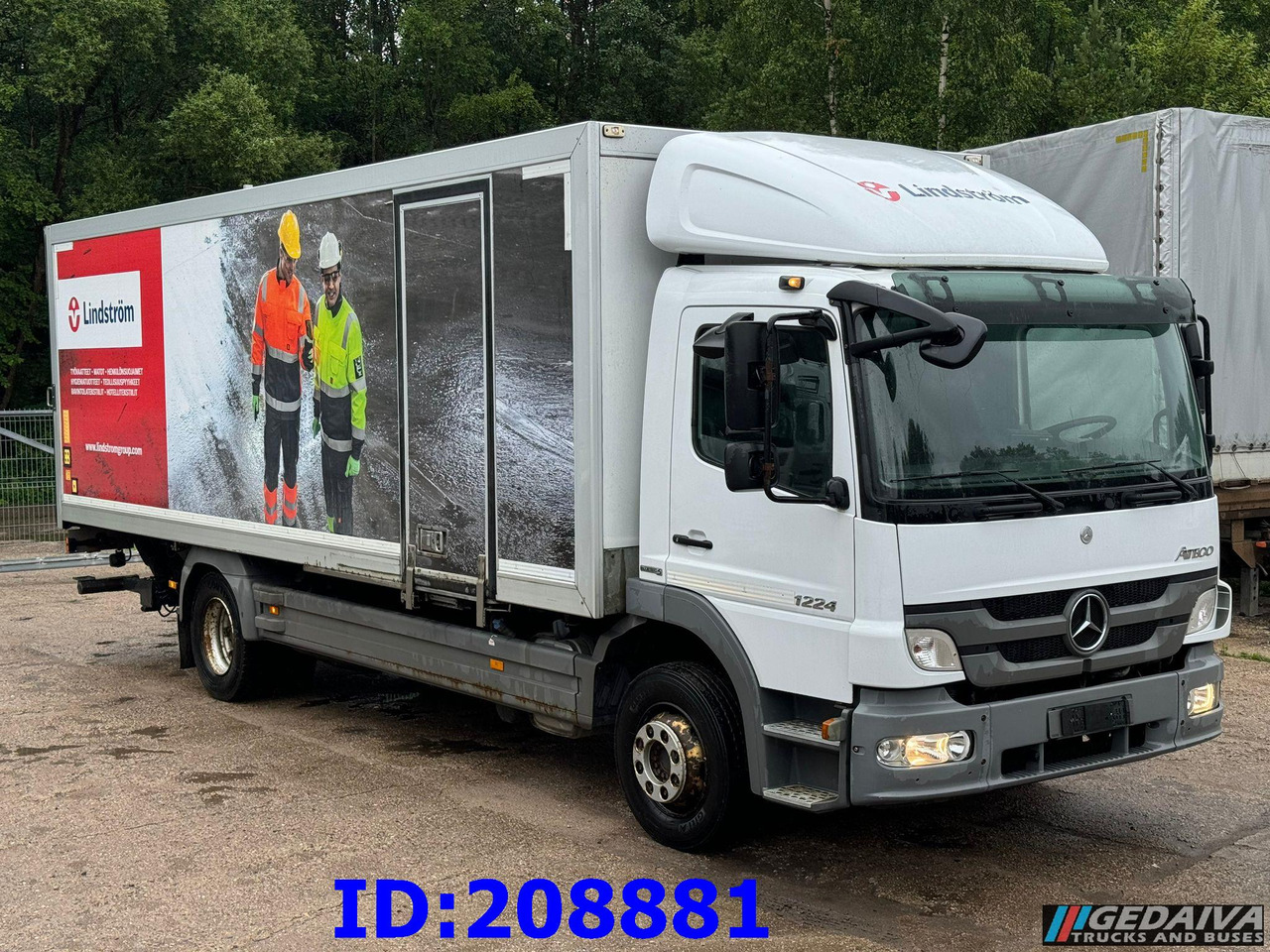 MERCEDES-BENZ Atego 1224 - Dobozos felépítményű teherautó: 4 kép. MERCEDES-BENZ Atego 1224 - Dobozos felépítményű teherautó: 4 kép.