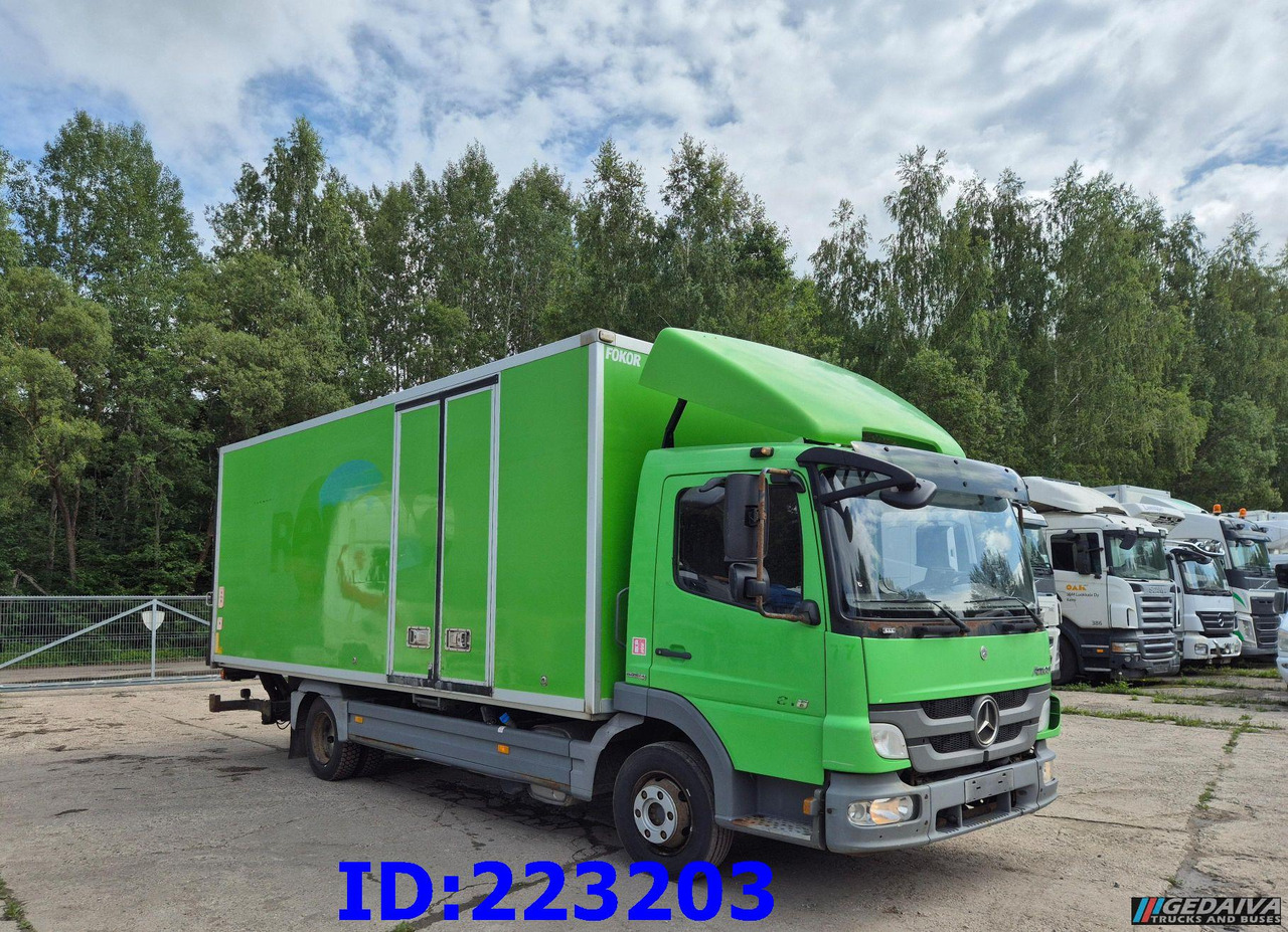 MERCEDES-BENZ Atego 818 4x2 Euro5 Manual - Dobozos felépítményű teherautó: 3 kép. MERCEDES-BENZ Atego 818 4x2 Euro5 Manual - Dobozos felépítményű teherautó: 3 kép.