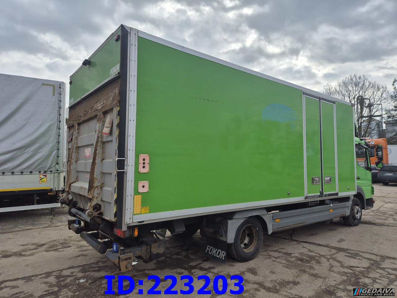 MERCEDES-BENZ Atego 818 4x2 Euro5 Manual - Dobozos felépítményű teherautó: 5 kép. MERCEDES-BENZ Atego 818 4x2 Euro5 Manual - Dobozos felépítményű teherautó: 5 kép.