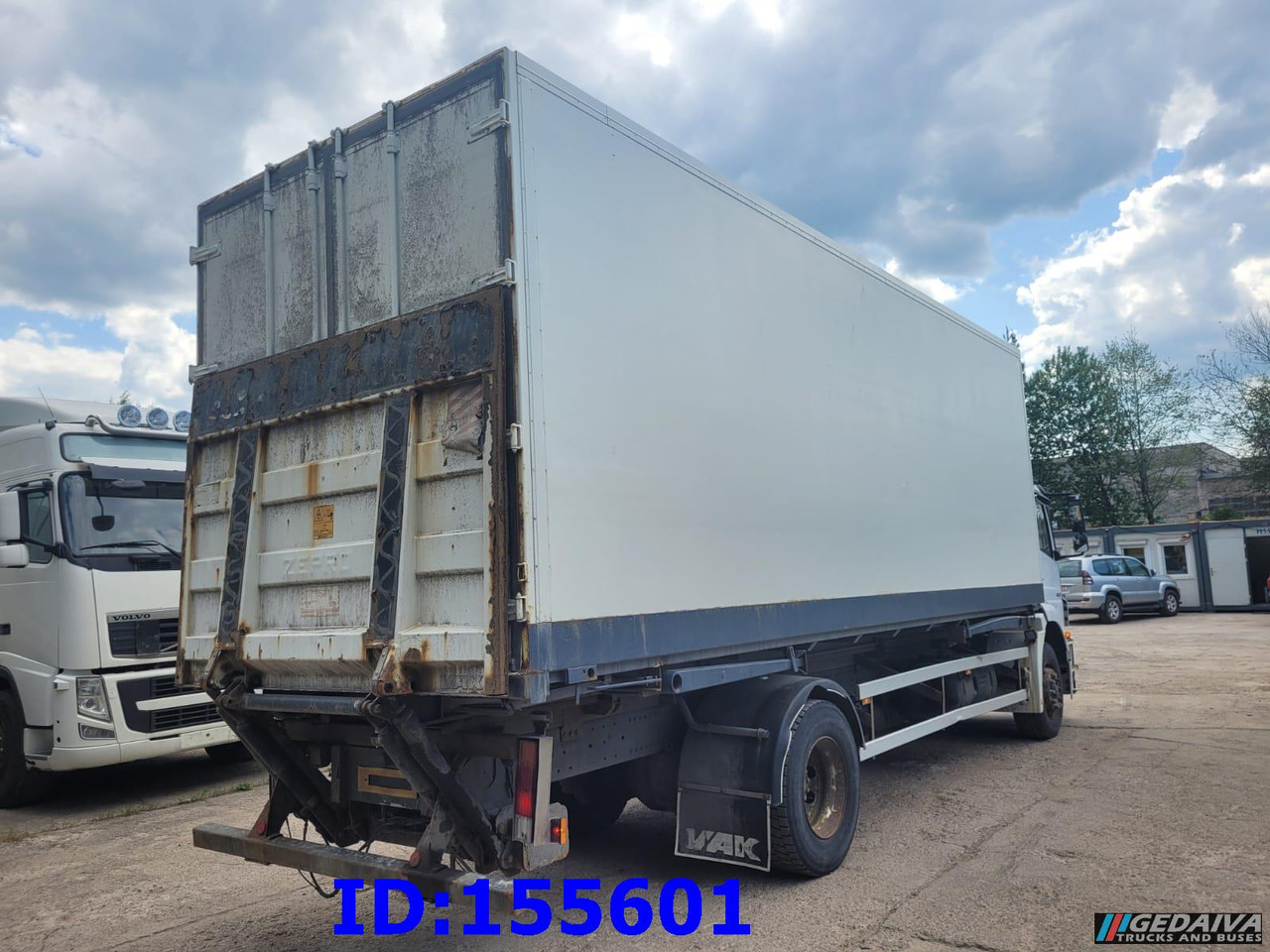 MERCEDES-BENZ Axor 1828 Manual - Hőszigetelt teherautó: 5 kép. MERCEDES-BENZ Axor 1828 Manual - Hőszigetelt teherautó: 5 kép.