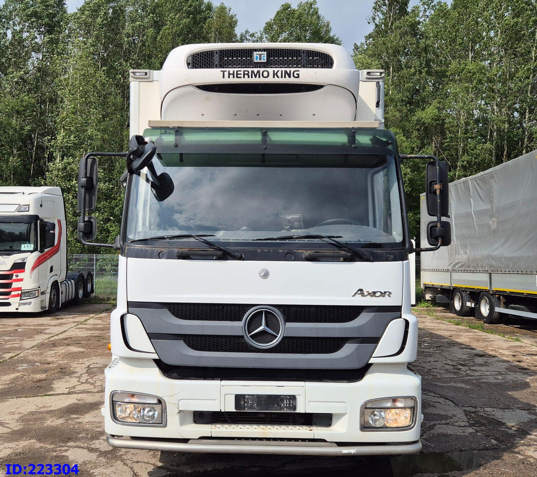 MERCEDES-BENZ Axor 1829 Euro5 - Hűtős teherautó: 2 kép. MERCEDES-BENZ Axor 1829 Euro5 - Hűtős teherautó: 2 kép.