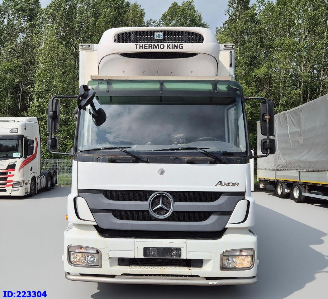 MERCEDES-BENZ Axor 1829 Euro5 - Hűtős teherautó: 2 kép. MERCEDES-BENZ Axor 1829 Euro5 - Hűtős teherautó: 2 kép.