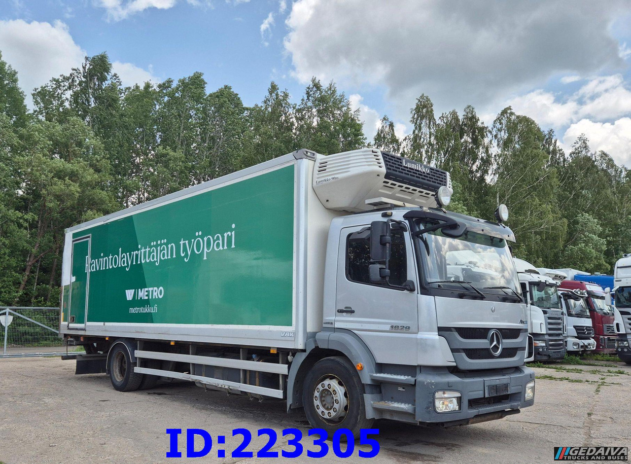 MERCEDES-BENZ Axor 1829 Euro5 Manual + Tail lift - Hűtős teherautó: 4 kép. MERCEDES-BENZ Axor 1829 Euro5 Manual + Tail lift - Hűtős teherautó: 4 kép.