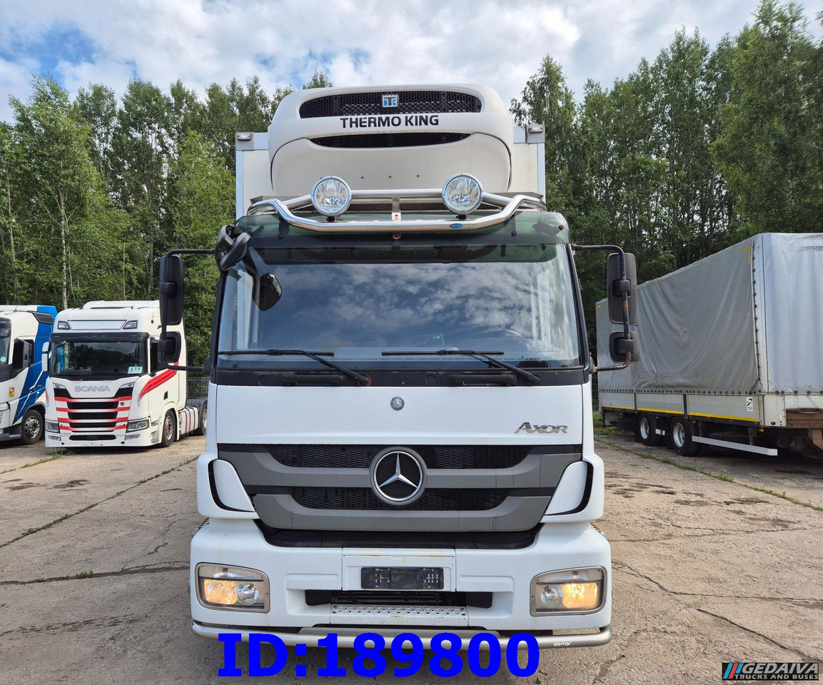 MERCEDES-BENZ Axor 1829 Euro5 Manual + Tail lift - Hűtős teherautó: 2 kép. MERCEDES-BENZ Axor 1829 Euro5 Manual + Tail lift - Hűtős teherautó: 2 kép.
