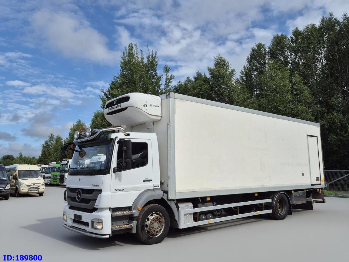 MERCEDES-BENZ Axor 1829 Euro5 Manual + Tail lift - Hűtős teherautó: 1 kép. MERCEDES-BENZ Axor 1829 Euro5 Manual + Tail lift - Hűtős teherautó: 1 kép.