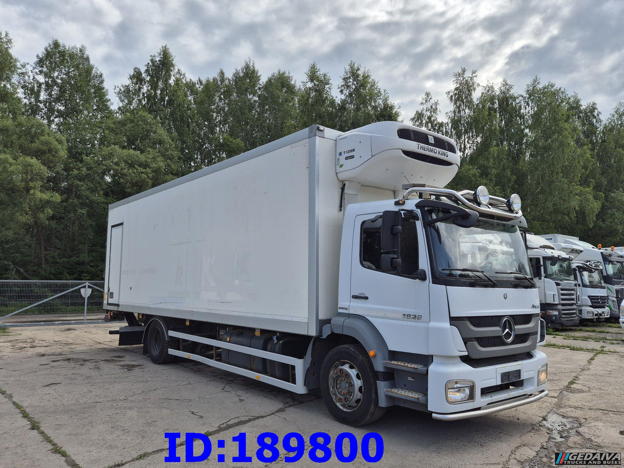 MERCEDES-BENZ Axor 1829 Euro5 Manual + Tail lift - Hűtős teherautó: 4 kép. MERCEDES-BENZ Axor 1829 Euro5 Manual + Tail lift - Hűtős teherautó: 4 kép.