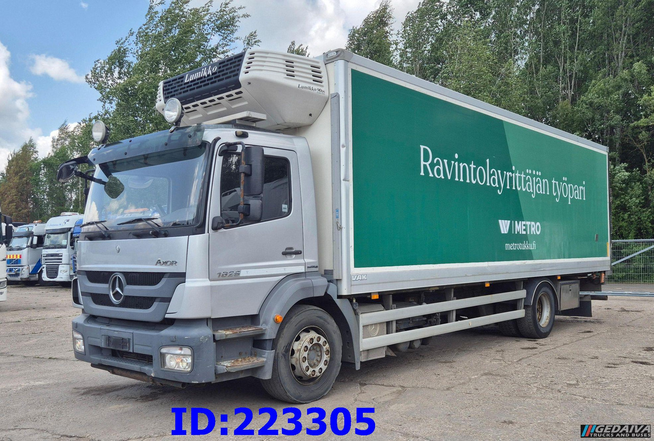 MERCEDES-BENZ Axor 1829 Euro5 Manual + Tail lift - Hűtős teherautó: 1 kép. MERCEDES-BENZ Axor 1829 Euro5 Manual + Tail lift - Hűtős teherautó: 1 kép.