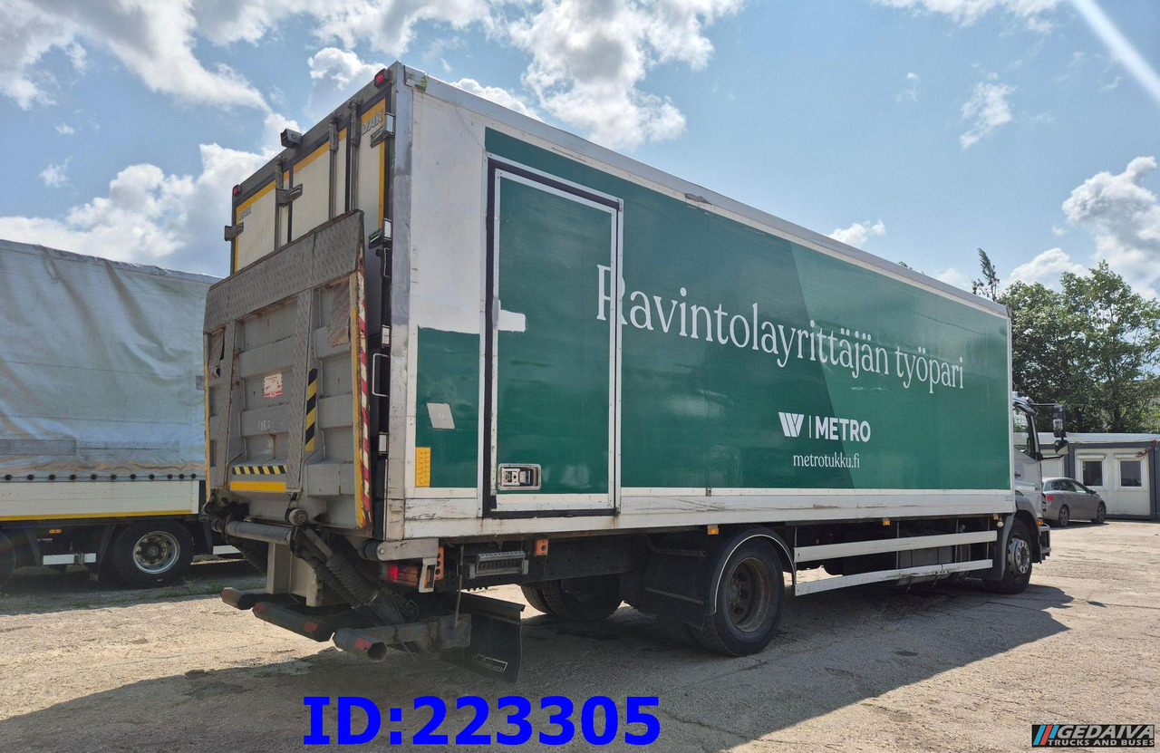 MERCEDES-BENZ Axor 1829 Euro5 Manual + Tail lift - Hűtős teherautó: 5 kép. MERCEDES-BENZ Axor 1829 Euro5 Manual + Tail lift - Hűtős teherautó: 5 kép.