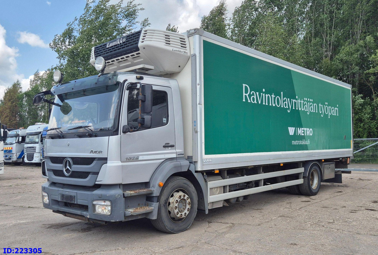 MERCEDES-BENZ Axor 1829 Euro5 Manual + Tail lift - Hűtős teherautó: 1 kép. MERCEDES-BENZ Axor 1829 Euro5 Manual + Tail lift - Hűtős teherautó: 1 kép.
