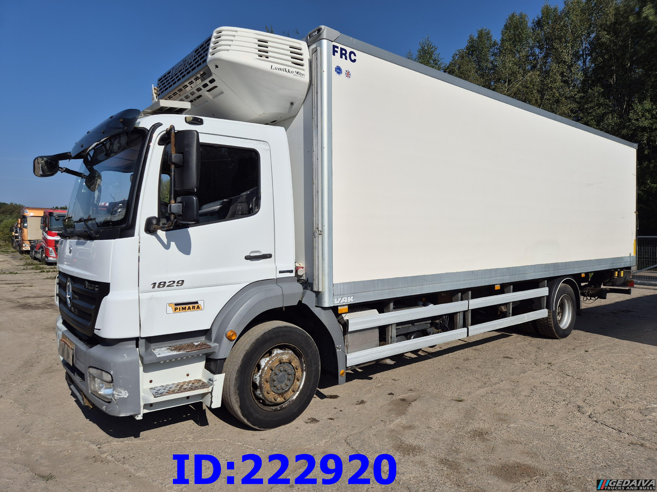 MERCEDES-BENZ Axor 1829 Manual + Tail lift - Hűtős teherautó: 1 kép. MERCEDES-BENZ Axor 1829 Manual + Tail lift - Hűtős teherautó: 1 kép.