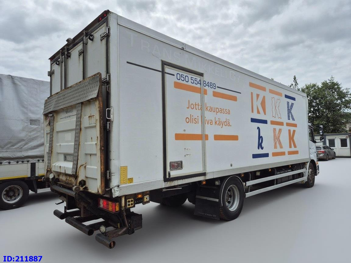 MERCEDES-BENZ Axor 1833 - Manual - Hűtős teherautó: 5 kép. MERCEDES-BENZ Axor 1833 - Manual - Hűtős teherautó: 5 kép.