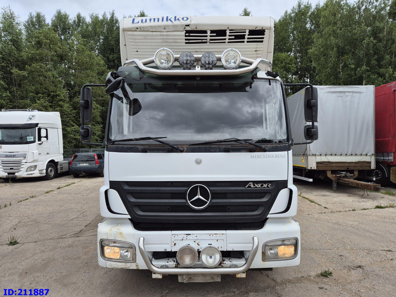 MERCEDES-BENZ Axor 1833 - Manual - Hűtős teherautó: 2 kép. MERCEDES-BENZ Axor 1833 - Manual - Hűtős teherautó: 2 kép.