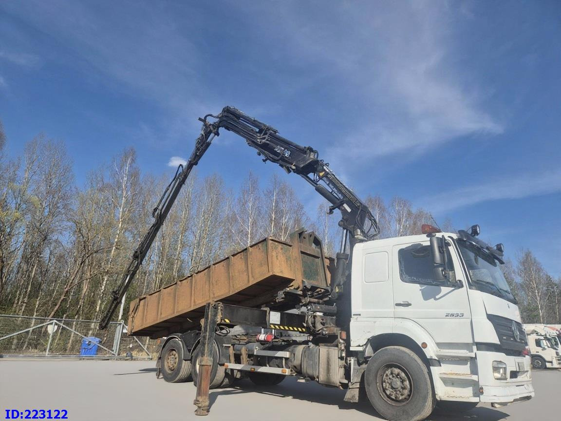 MERCEDES-BENZ Axor 2533 6x2 + Atlas 332.3E Crane - Billenőplatós teherautó: 4 kép. MERCEDES-BENZ Axor 2533 6x2 + Atlas 332.3E Crane - Billenőplatós teherautó: 4 kép.