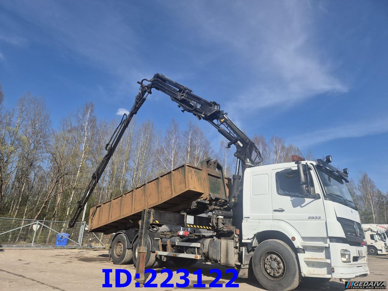 MERCEDES-BENZ Axor 2533 6x2 + Atlas 332.3E Crane - Billenőplatós teherautó: 4 kép. MERCEDES-BENZ Axor 2533 6x2 + Atlas 332.3E Crane - Billenőplatós teherautó: 4 kép.