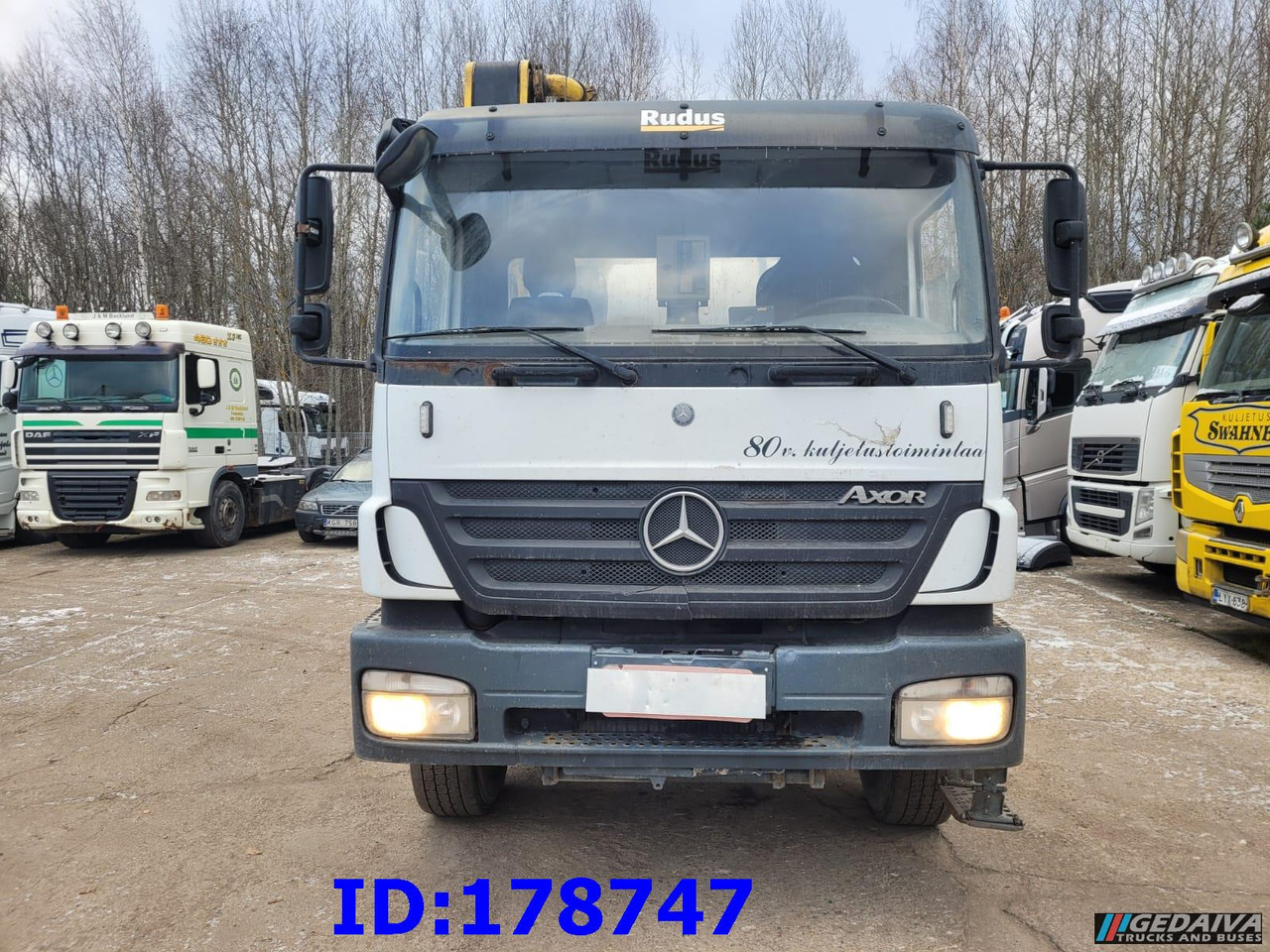 MERCEDES-BENZ Axor 2633 6x4 Schwing 750 - Betonpumpa: 2 kép. MERCEDES-BENZ Axor 2633 6x4 Schwing 750 - Betonpumpa: 2 kép.